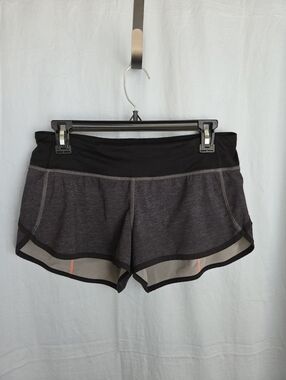 G440. Lululemon Speed Short in Heathered Black/Black/Very Light Flare - Size 6